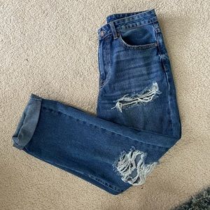 Distressed boyfriend jeans